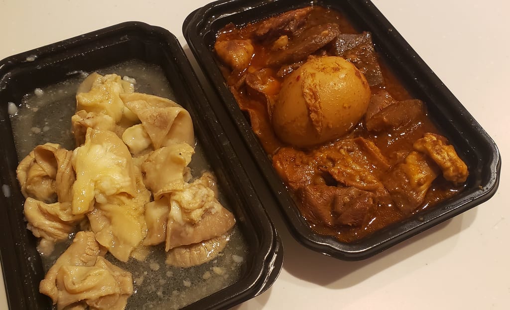 牛モツ煮込み