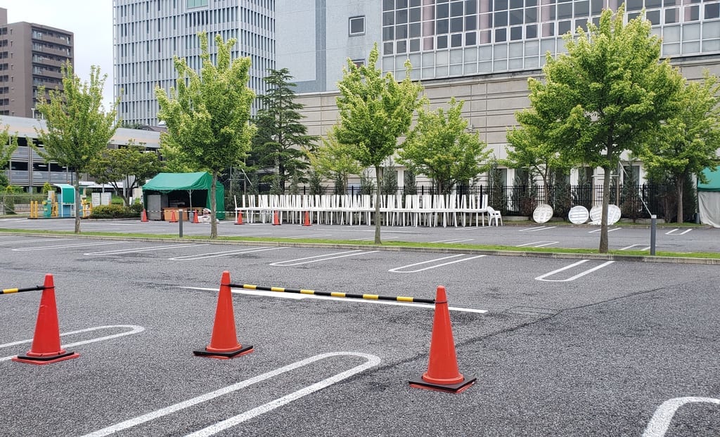 会場