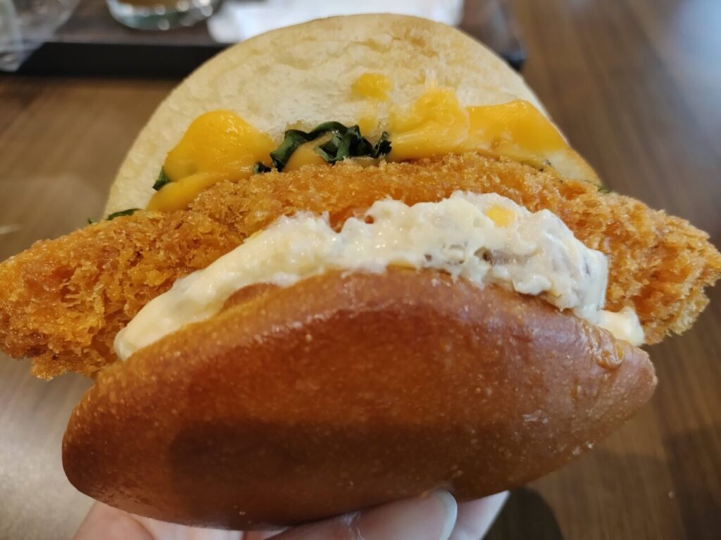 フィッシュチーズバーガー