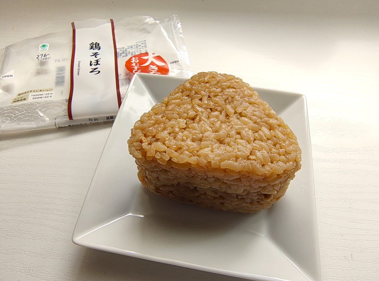 2026年9月ファミリーマート大きなおむすび鶏そぼろ